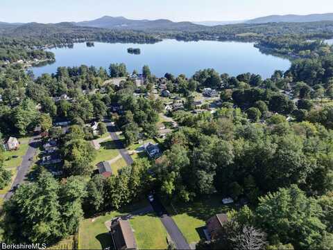69 Daytona Ave, Pittsfield, MA 01201