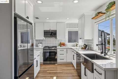 6238 Majestic Ave, Oakland, CA 94605