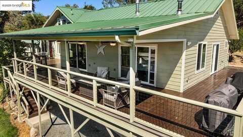 11020 Homestead LN, Penn Valley, CA 95946