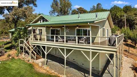 11020 Homestead LN, Penn Valley, CA 95946
