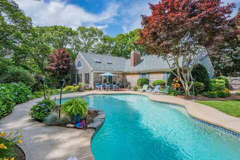 5 Sachem Drive, Centerville, MA 02632