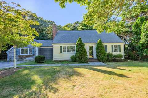 77 Robbins Street, Osterville, MA 02655