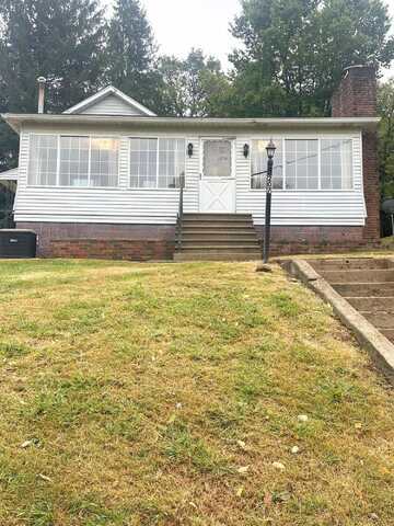 207 W Main Street, Corning, OH 43730