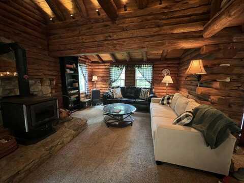 410 Apple Hill Drive N, Howard, OH 43028