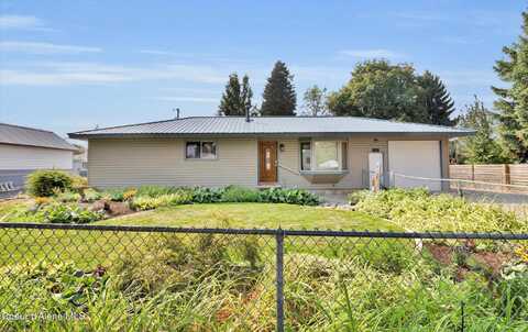 9749 N SHAW ST, Hayden, ID 83835