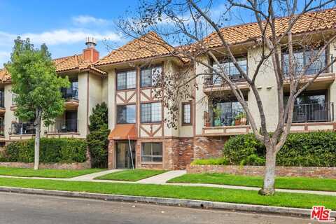 11127 La Maida St, North Hollywood, CA 91601