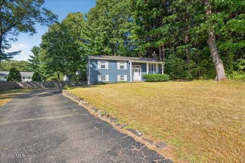 17 Ivy Court, Clifton Park, NY 12065