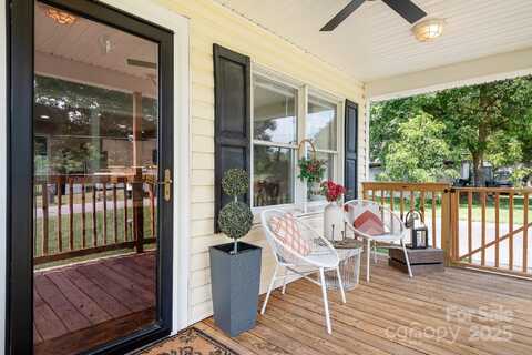1052 Davis Street, Mooresville, NC 28115