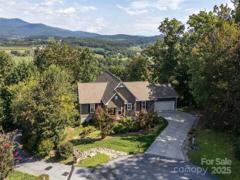 138 Lindsley Court, Hendersonville, NC 28792