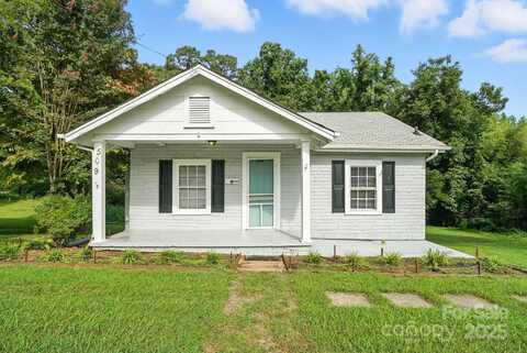 509 Park Circle, Lowell, NC 28012