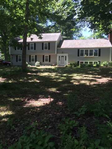 8 Dogwood Lane, Norwich, CT 06360