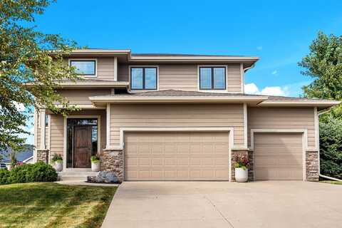 14201 Brookview Drive, Urbandale, IA 50323
