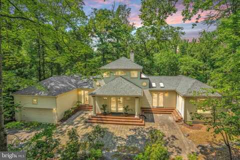 926 Saigon Rd, McLean, VA 22102
