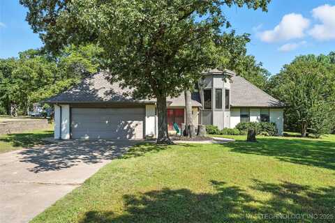 2630 Raintree Circle, Sapulpa, OK 74066