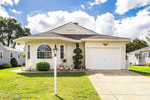 32 Kinkora Court W, Toms River, NJ 08757