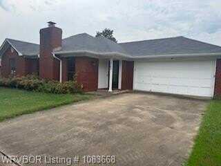 2205 Meadow LN, Barling, AR 72923