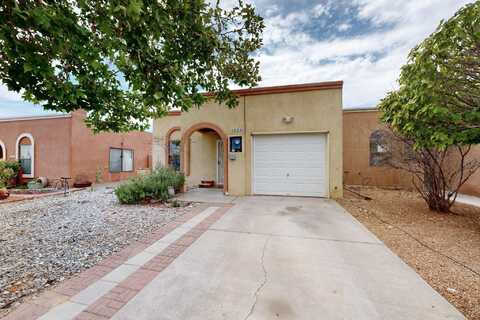 6824 CLEGHORN Road NW, Albuquerque, NM 87120