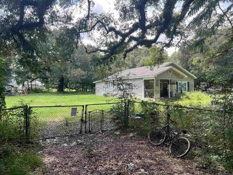 7128 Chandler Bluff Rd, Denham Springs, LA 70706