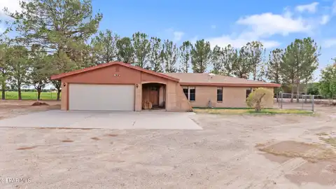 216 WREATH Court, Fabens, TX 79838
