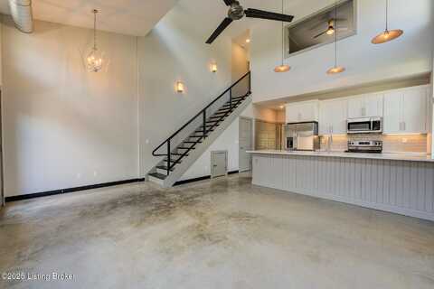 704 Lyndon Lofts Ct, Louisville, KY 40222