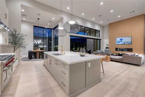 10781 Agate Cliffs Avenue, Las Vegas, NV 89135
