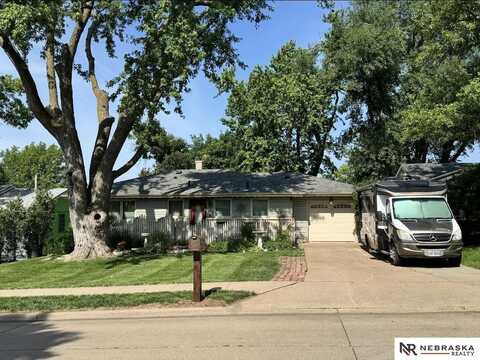 3218 S 58th Street, Omaha, NE 68106