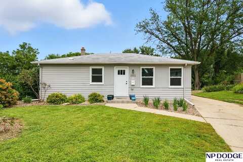 3502 Hanover Circle, Omaha, NE 68112