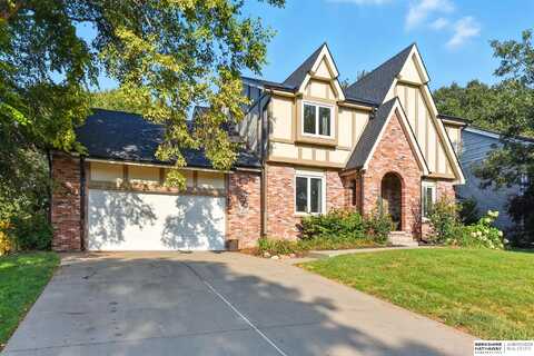804 Valentine Lane, Papillion, NE 68046