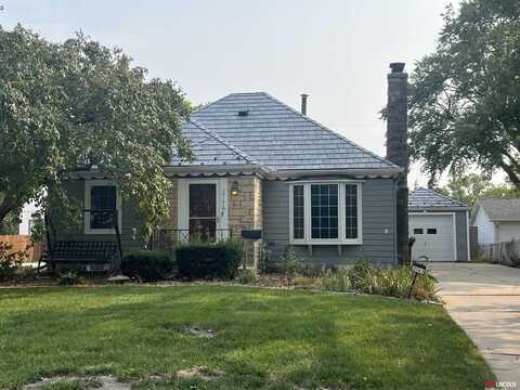 3741 H Street, Lincoln, NE 68510