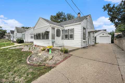 949 Hollywood Street NE, Grand Rapids, MI 49505