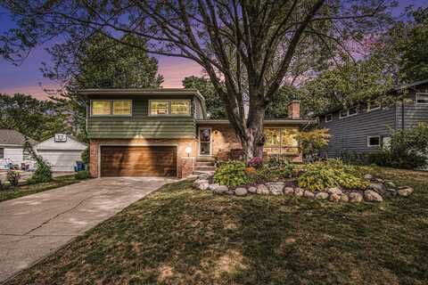 2531 Boston Street SE, East Grand Rapids, MI 49506