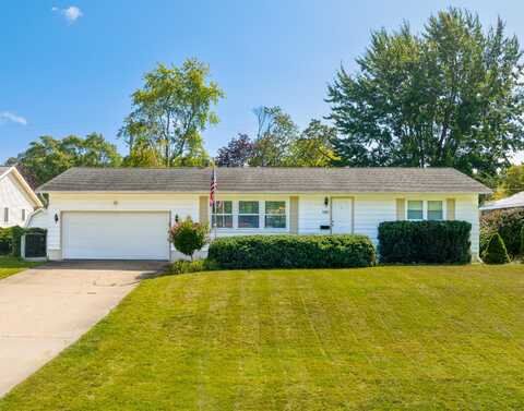 1661 Woodside Road, Norton Shores, MI 49441