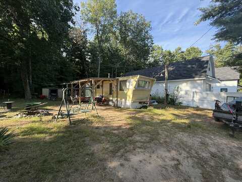 1805 Camp Avenue, White Cloud, MI 49349