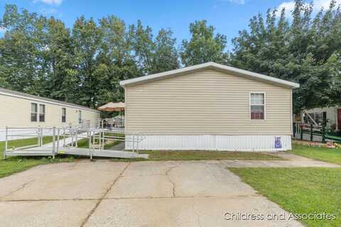 304 S Grandbrook Circle SE, Grand Rapids, MI 49548