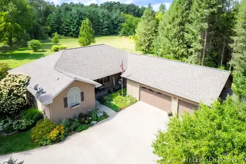 7775 Wood School Road, Freeport, MI 49325