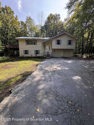 76 Crossroad Road, Waymart, PA 18472
