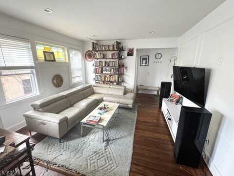215 Alexander St, Newark, NJ 07106