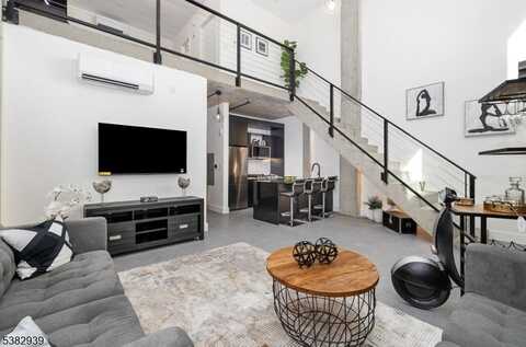 65 Mcwhorter St, Newark, NJ 07105