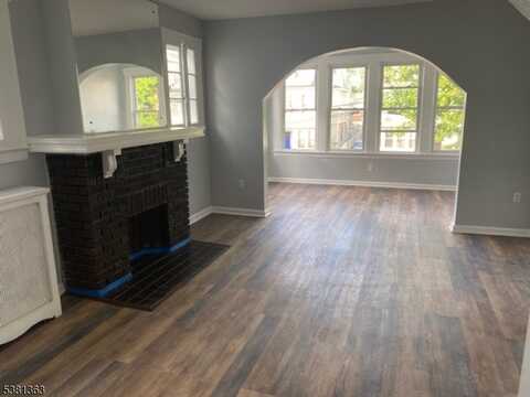 228 Renner Ave, Newark, NJ 07112