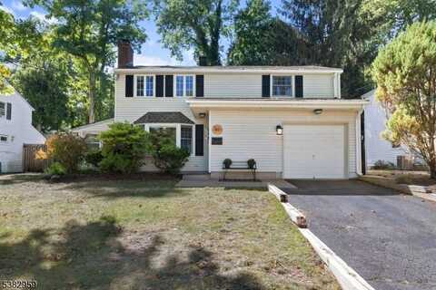 40 Campbell St, Waldwick, NJ 07463