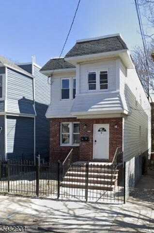 18 Salem St, Newark, NJ 07106