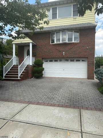 135 Sanford Ave, Lyndhurst, NJ 07071