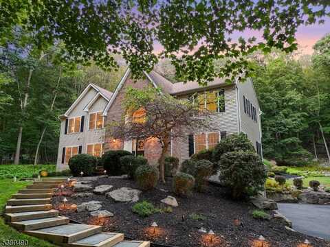 30 Squire Hill Rd, Washington, NJ 07853