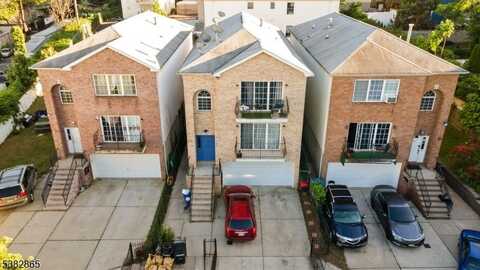 14 Seabury Ct, Newark, NJ 07104