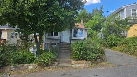 11 Huron Pl, Denville, NJ 07834