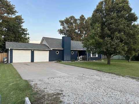 208 NE Baker, Great Bend, KS 67530