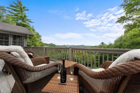 1031 W Rochester Drive, Cashiers, NC 28717