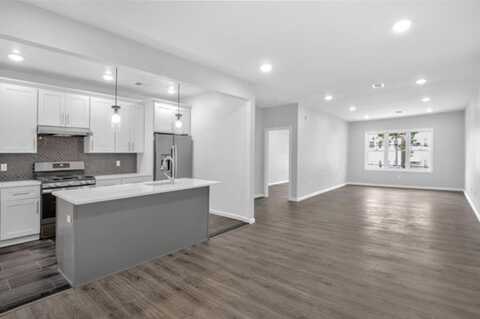 704 JOHN F KENNEDY BLVD, Bayonne, NJ 07002