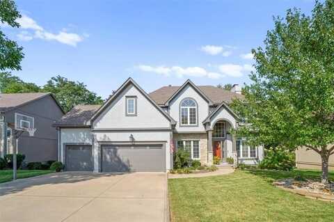 5808 NE Coral Drive, Lees Summit, MO 64064
