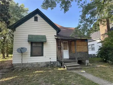 1121 W Broadway Street, Webb City, MO 64870